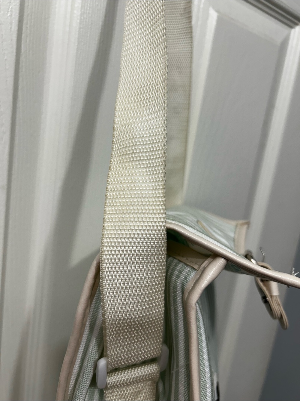 Cooler Bag in Light Green Strip - Picture 5 of 6